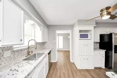 619 Shenandoah Drive, Shenandoah, TX 77381 - Photo 18