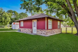 2201 Badger Ln, Huntsville, TX 77320 - Photo 8