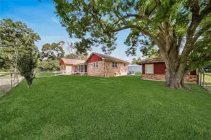 2201 Badger Ln, Huntsville, TX 77320 - Photo 1