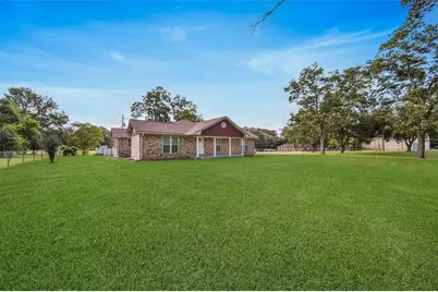 2201 Badger Lane, Huntsville, TX 77320 - Photo 2