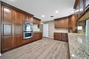 2201 Badger Ln, Huntsville, TX 77320 - Photo 12