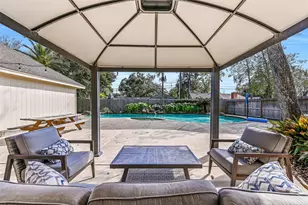 303 Melodywood Dr, Friendswood, TX 77546 - Photo 32