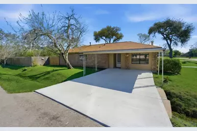 4803 28th Street E, Dickinson, TX 77539 - Photo 2