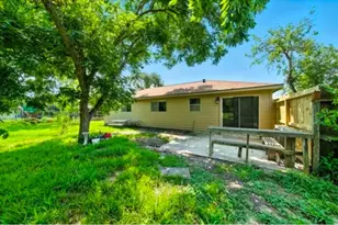 4803 28th St E, Dickinson, TX 77539 - Photo 18