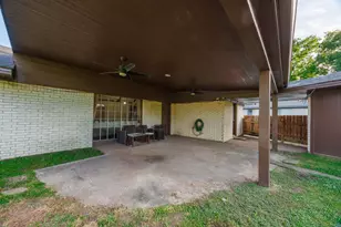 502 Red Bud Ln, Baytown, TX 77520 - Photo 28