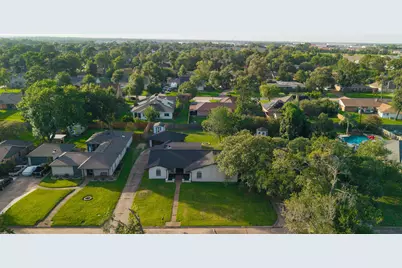 502 Red Bud Ln, Baytown, TX 77520 - Photo 34
