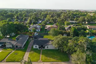 502 Red Bud Ln, Baytown, TX 77520 - Photo 34