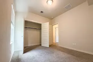 5549 Madden Ln, Houston, TX 77048 - Photo 2