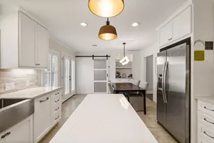 9605 Cedardale Dr, Houston, TX 77055 - Photo 8