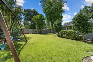 9605 Cedardale Dr, Houston, TX 77055 - Photo 24