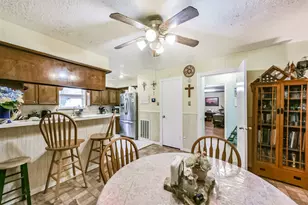 17041 Live Oak Cir, Porter, TX 77365 - Photo 2