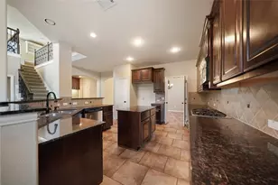 63 Vershire Cir, The Woodlands, TX 77354 - Photo 8