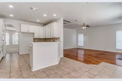 2601 Broussard Court, Seabrook, TX 77586 - Photo 10