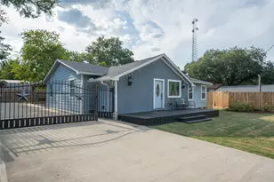 110 S 4th St, Conroe, TX 77301 - Photo 2