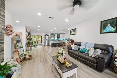 110 S 4th Street, Conroe, TX 77301 - Photo 8