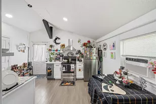 110 S 4th St, Conroe, TX 77301 - Photo 34