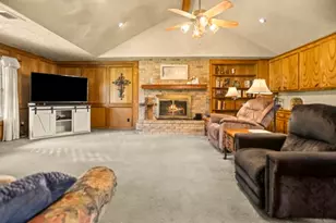 4902 Magnolia Ln, Old River Winfree, TX 77535 - Photo 10