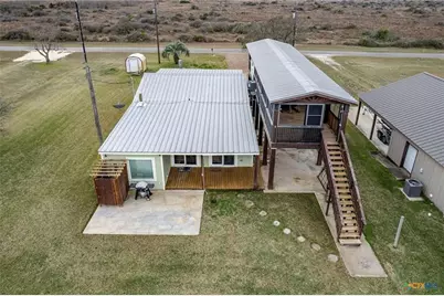 1067 County Road 307 N, Port Lavaca, TX 77979 - Photo 4