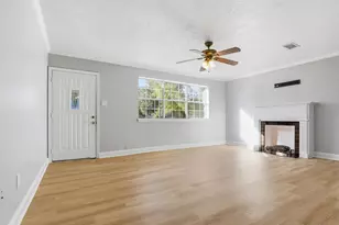 510 E Republic Ave, Baytown, TX 77520 - Photo 8