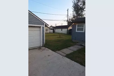 2043 Alta Vista Street, Houston, TX 77023 - Photo 12