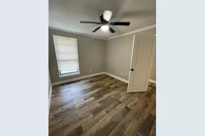 209 Harold Lane, Baytown, TX 77521 - Photo 4