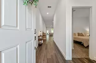 560 Newcomb Holw Dr, Conroe, TX 77304 - Photo 2