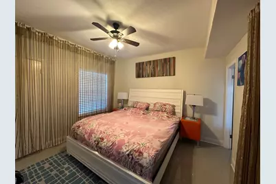 9809 Richmond Ave, Unit J-12, Houston, TX 77042 - Photo 8