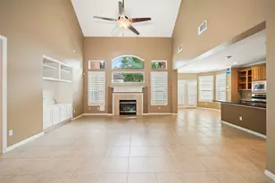 10 Dove Trace Cir, The Woodlands, TX 77382 - Photo 4