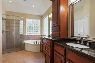 10 Dove Trace Cir, The Woodlands, TX 77382 - Photo 12