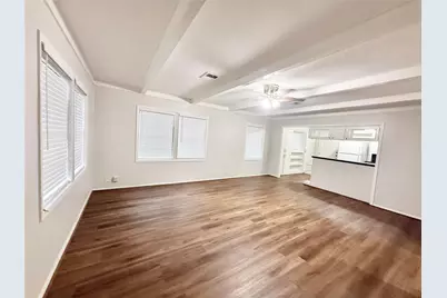310 S Shanks Street, Clute, TX 77531 - Photo 6