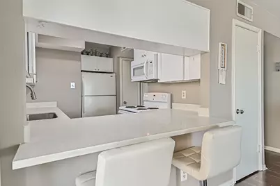 7312 Seawall Boulevard #112, Galveston, TX 77551 - Photo 6