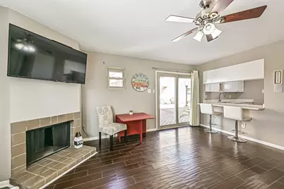 7312 Seawall Boulevard #112, Galveston, TX 77551 - Photo 4