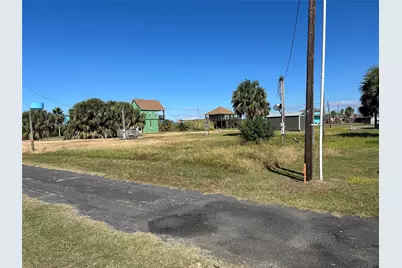 866 Bluebonnet Lane, Port Bolivar, TX 77650 - Photo 2