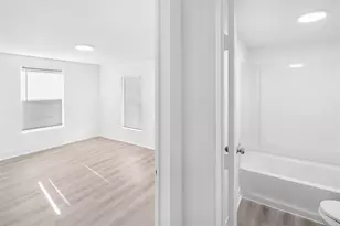 1913 Benson St, Houston, TX 77020 - Photo 8