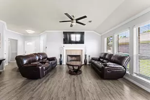 4511 Hunter Green Ct, Fresno, TX 77545 - Photo 8