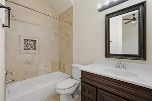 11017 Upland Forest Dr, Houston, TX 77043 - Photo 14