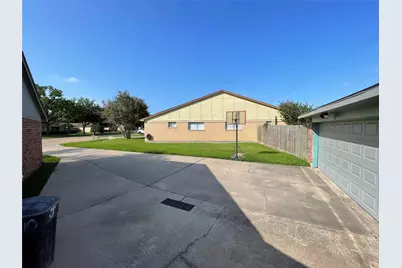 16510 Oxnard Lane, Friendswood, TX 77546 - Photo 34