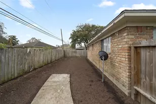 904 Ellena Rd, Houston, TX 77076 - Photo 16