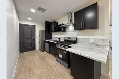 206 E 33rd Street #8, Houston, TX 77018 - Photo 4