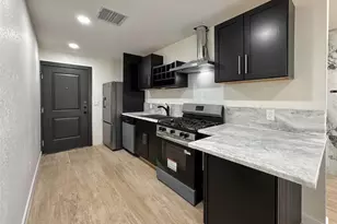 206 E 33rd St, Houston, TX 77018 - Photo 4