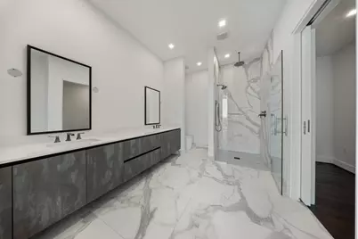 1711 Allen Parkway #1802, Houston, TX 77019 - Photo 12