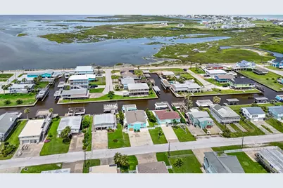 3811 Brewster Key Drive, Galveston, TX 77554 - Photo 44
