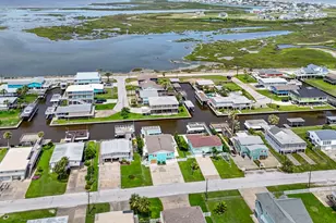 3811 Brewster Key Dr, Galveston, TX 77554 - Photo 44