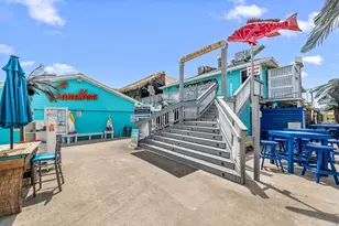 3811 Brewster Key Dr, Galveston, TX 77554 - Photo 38