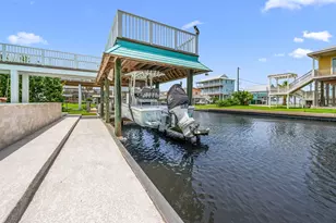 3811 Brewster Key Dr, Galveston, TX 77554 - Photo 32