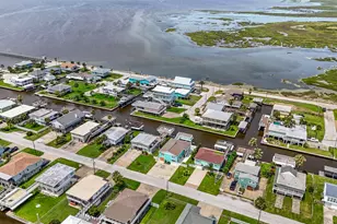 3811 Brewster Key Dr, Galveston, TX 77554 - Photo 46
