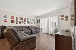 2234 S Piney Point Rd, Houston, TX 77063 - Photo 16