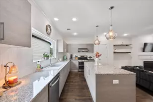 1333 W 22nd St, Houston, TX 77008 - Photo 4