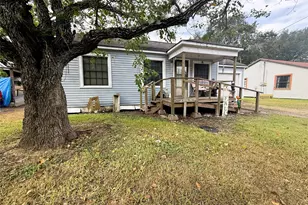 608 Hackberry Bend, Ganado, TX 77979 - Photo 18