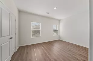 706 W Dallas St, Conroe, TX 77301 - Photo 16